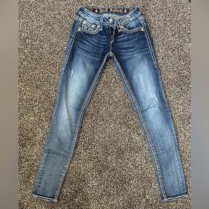 LIKE NEW ROCK REVIVAL KAI JEANS SIZE 26